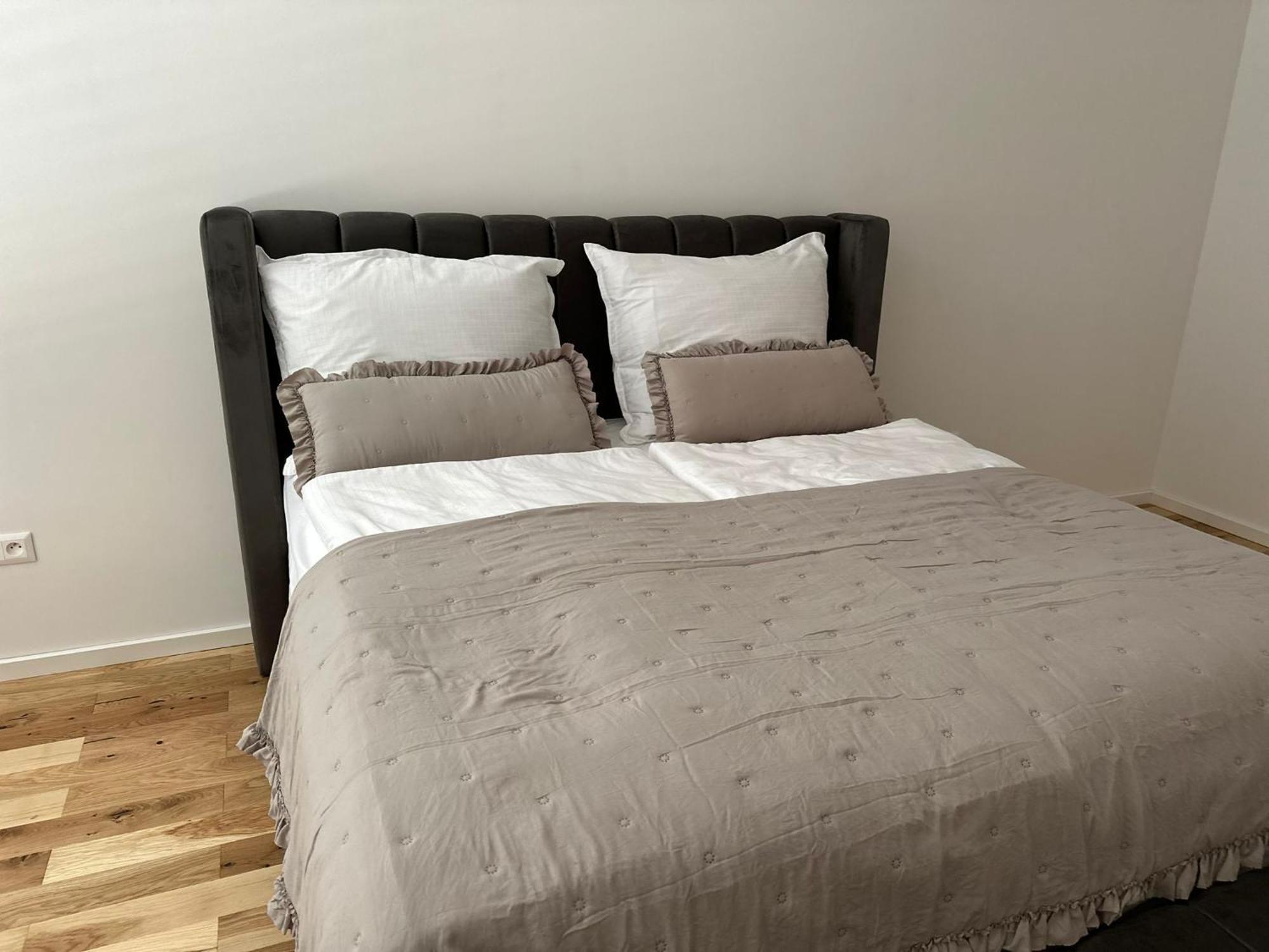 Luxury Apartment - Astro Dunajská Streda Eksteriør billede